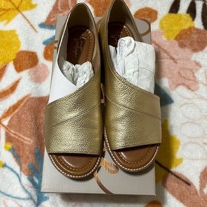 💞 Crown Vintage Slip on Flats Size 8 💞